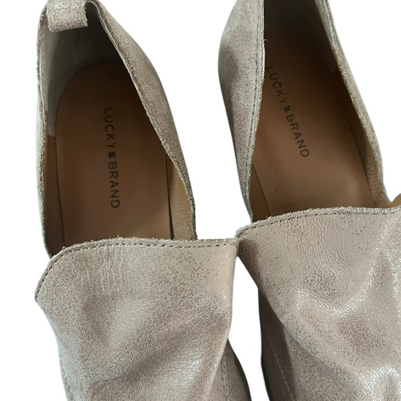 Lucky Brand Women’s MAHZAN Hazel Suede Ankle Bootie size 39/8.5 - Picture 2 of 3